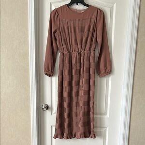 Elegant Mauve Midi Dress